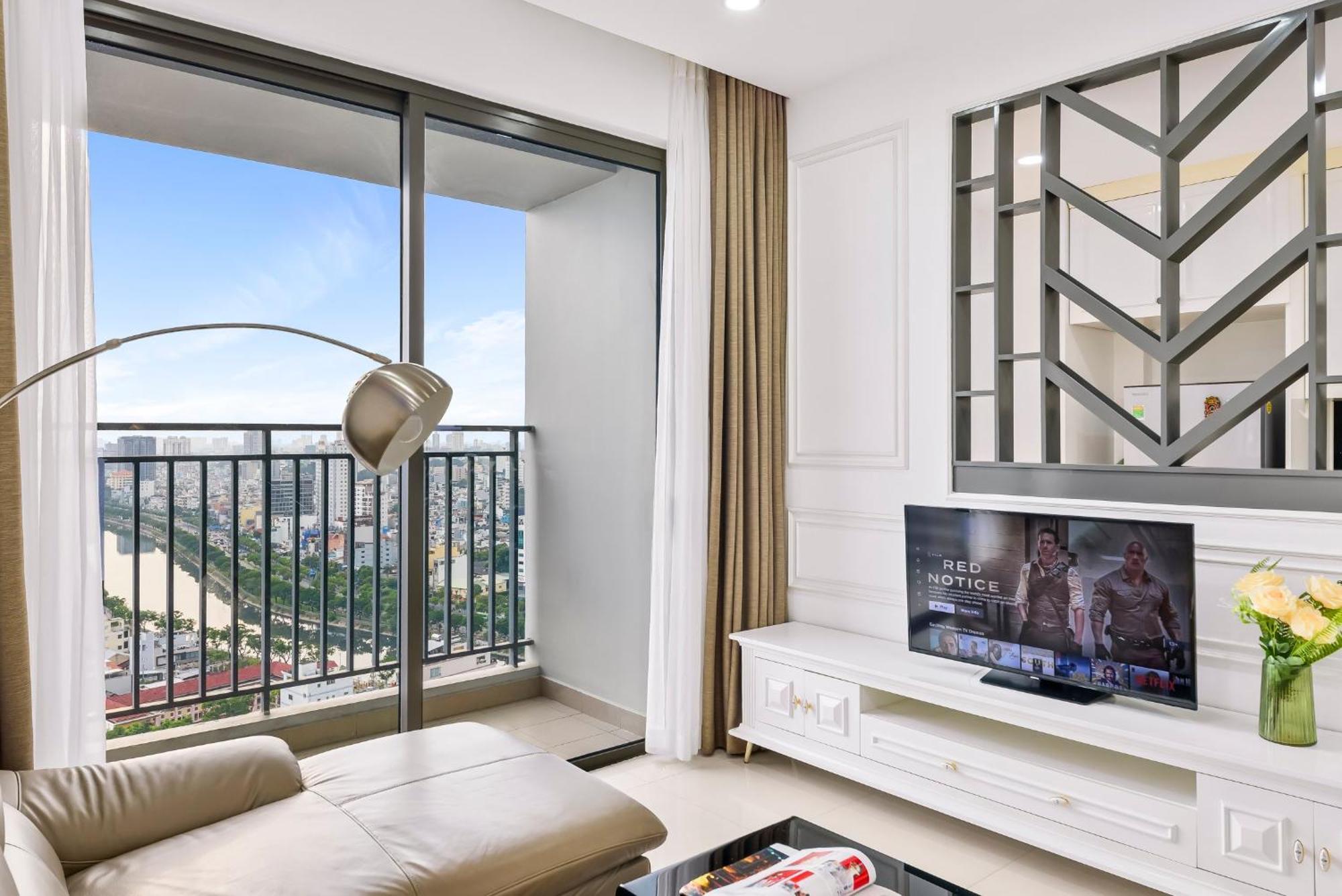 Rem Rivergate Garden Pool Signature - Free 4G Sim For 3 Nights Booking Хошимин Экстерьер фото