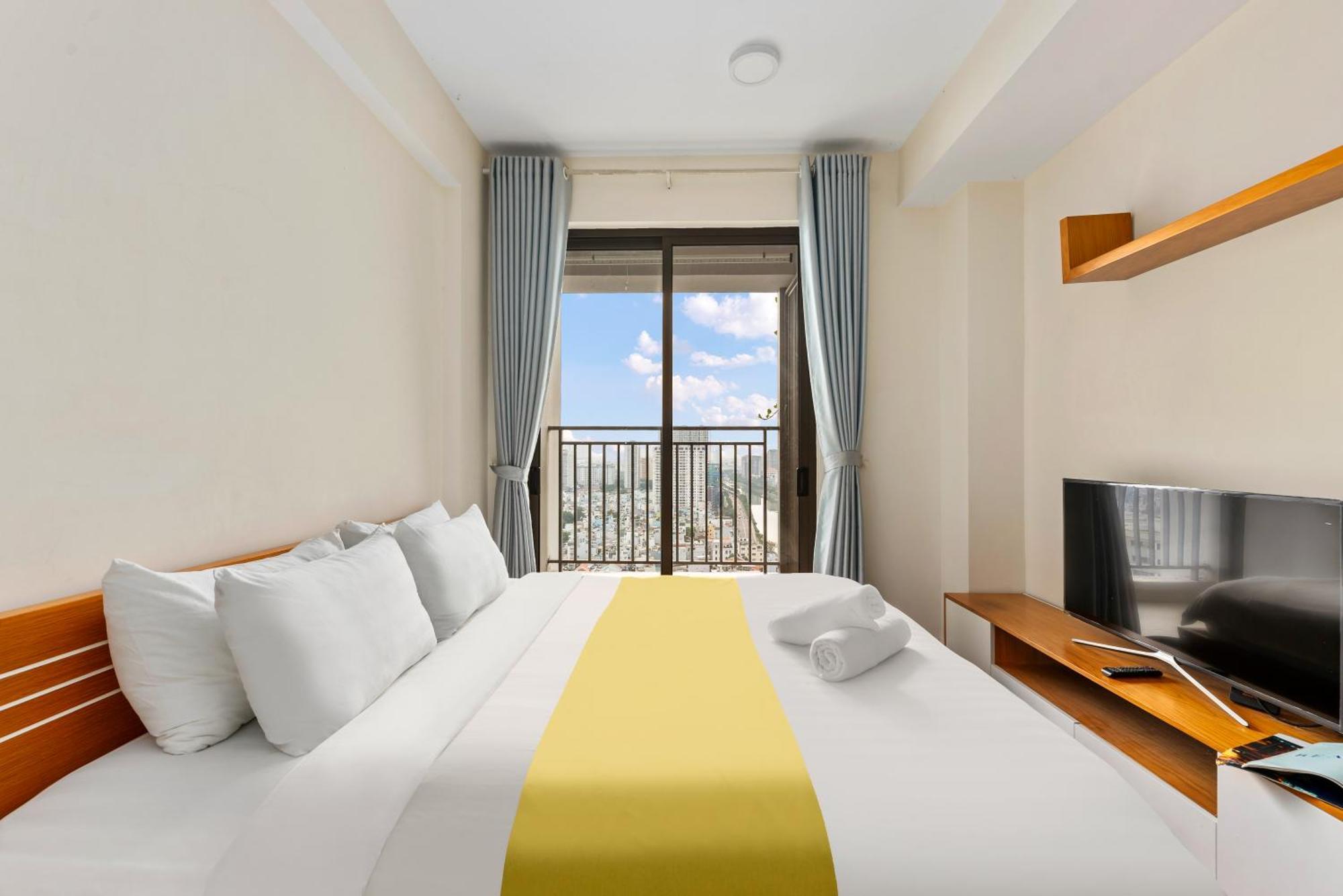 Rem Rivergate Garden Pool Signature - Free 4G Sim For 3 Nights Booking Хошимин Экстерьер фото