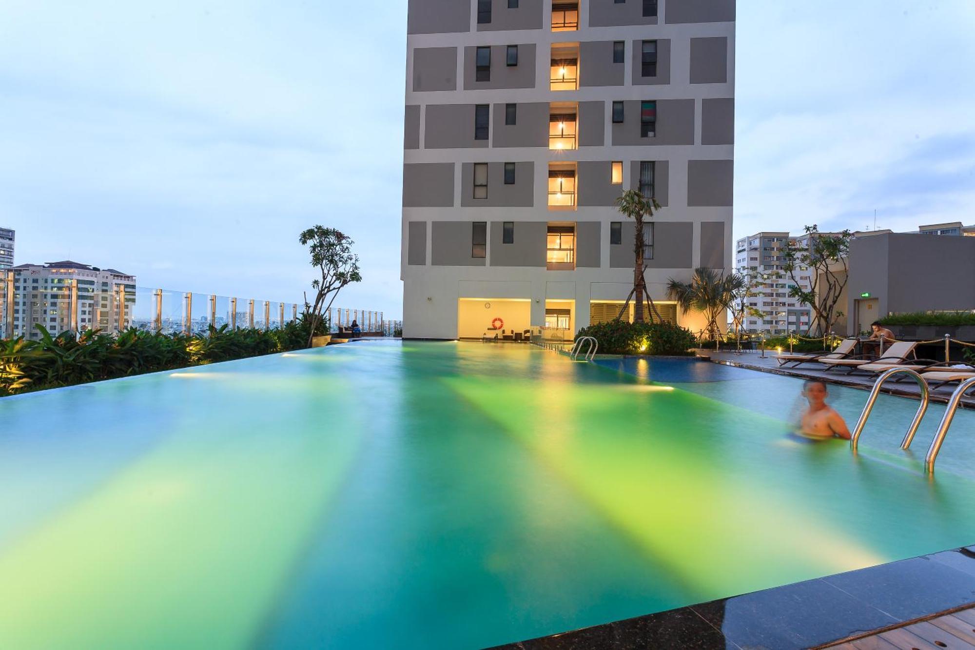 Rem Rivergate Garden Pool Signature - Free 4G Sim For 3 Nights Booking Хошимин Экстерьер фото