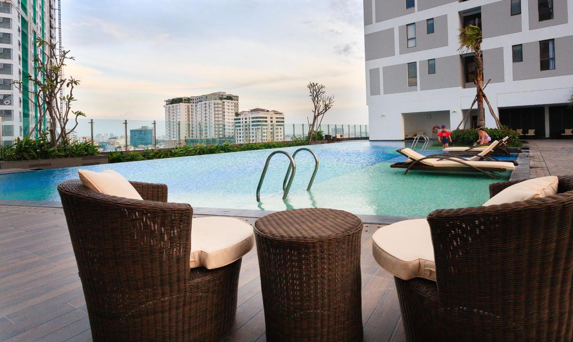 Rem Rivergate Garden Pool Signature - Free 4G Sim For 3 Nights Booking Хошимин Экстерьер фото