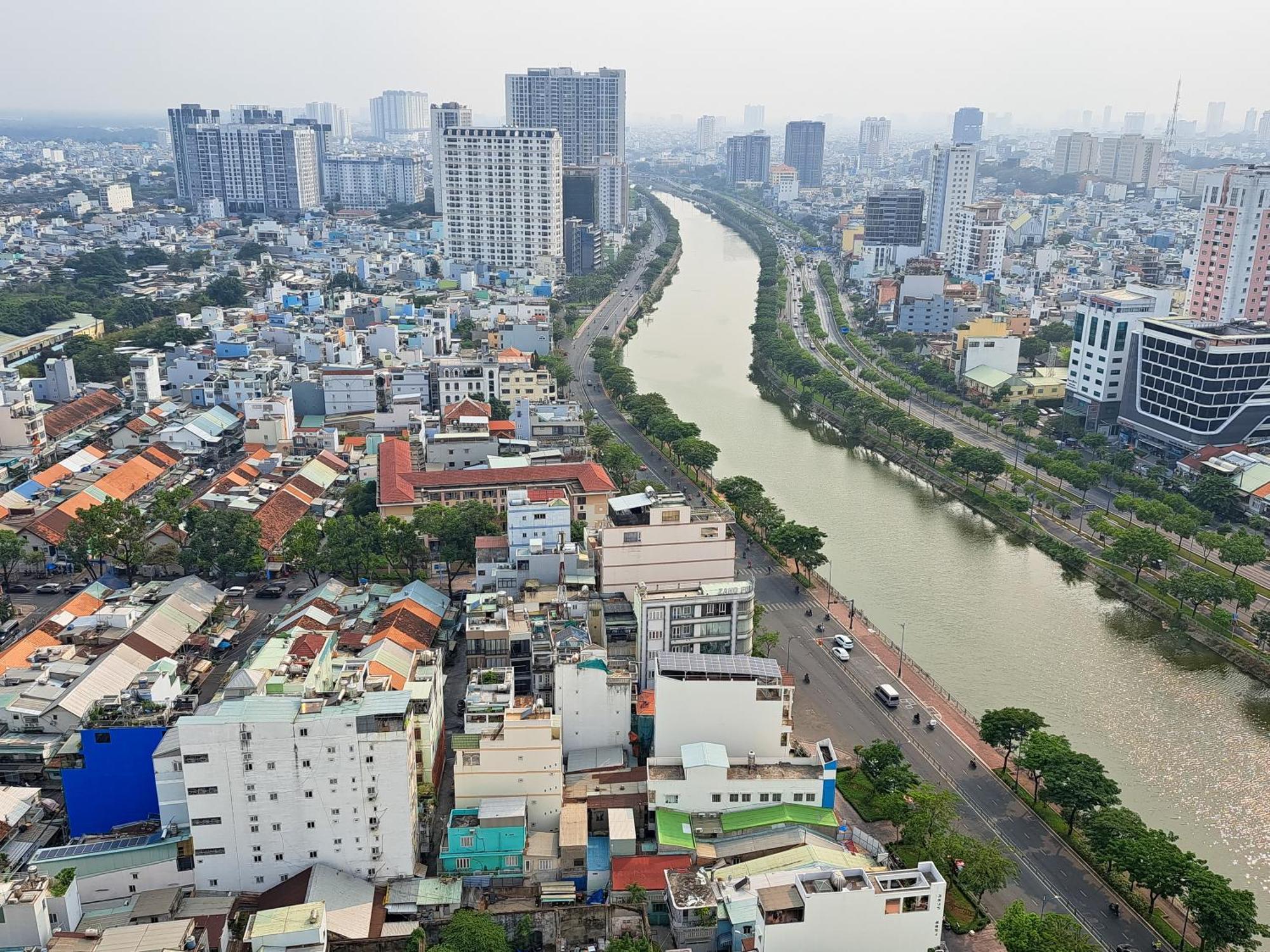 Rem Rivergate Garden Pool Signature - Free 4G Sim For 3 Nights Booking Хошимин Экстерьер фото