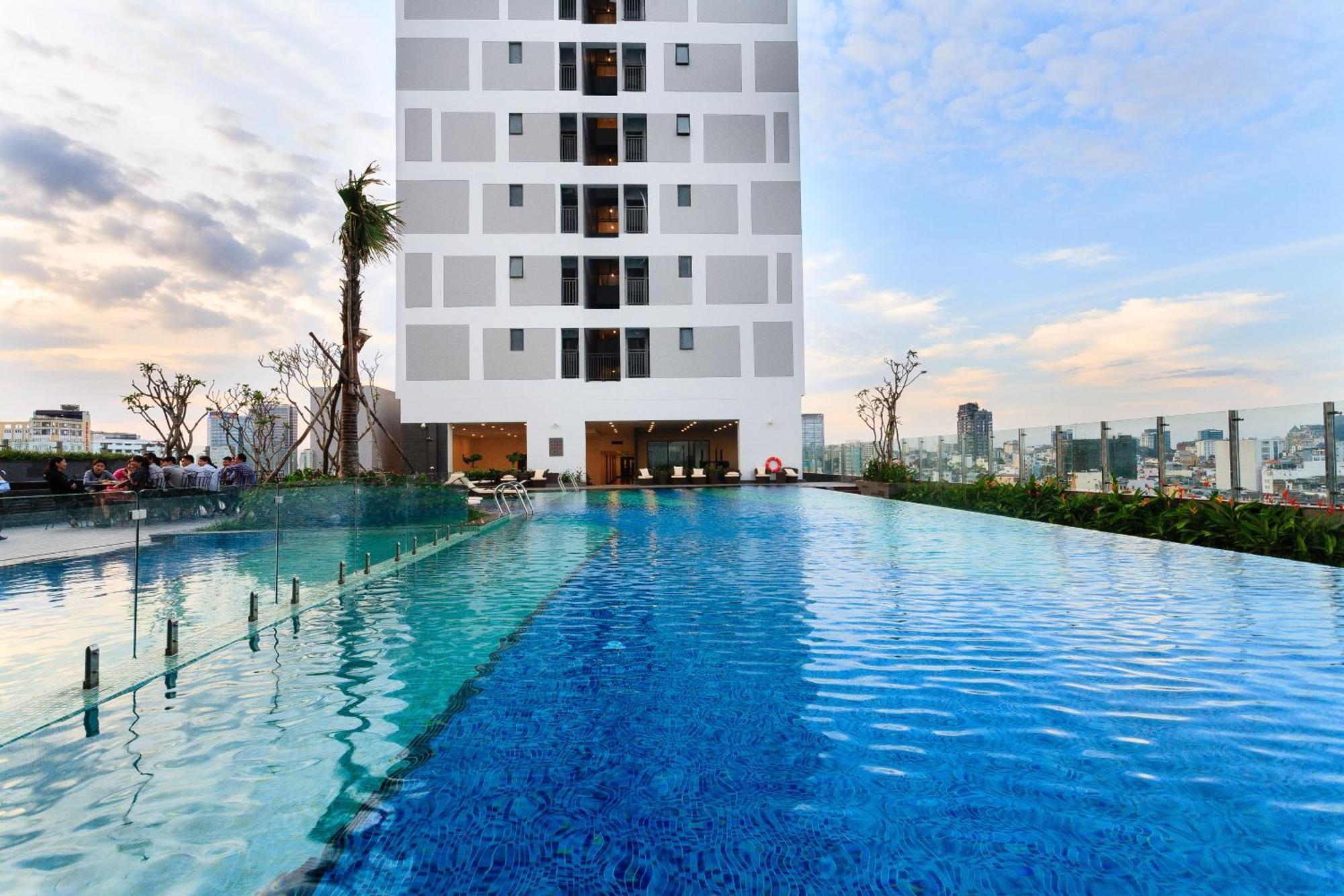 Rem Rivergate Garden Pool Signature - Free 4G Sim For 3 Nights Booking Хошимин Экстерьер фото